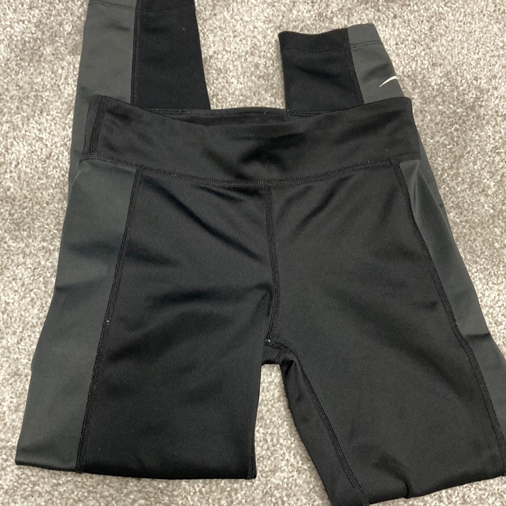 Girls Nike leggings